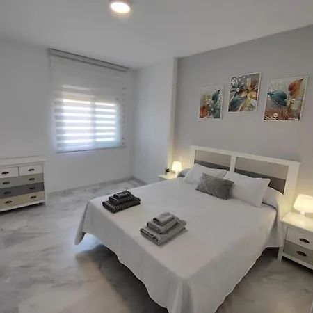 Reserva De Piscina Y Terraza * מארבלה